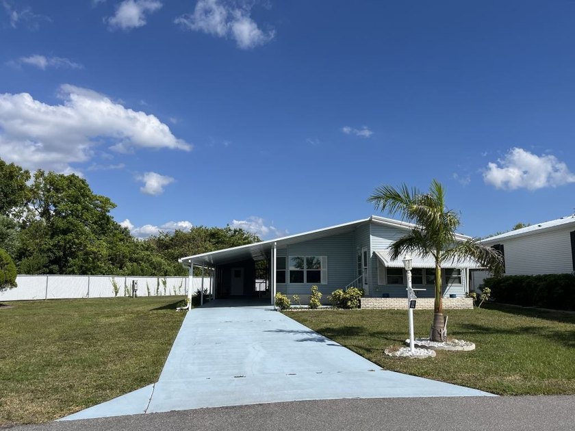 Home For Sale in Punta Gorda - Beach Home for sale in Punta Gorda, Florida on Beachhouse.com