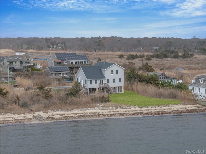 Waterfront Luxury Living | East Patchogue Welcome to an - Beach Home for sale in East Patchogue, New York on Beachhouse.com