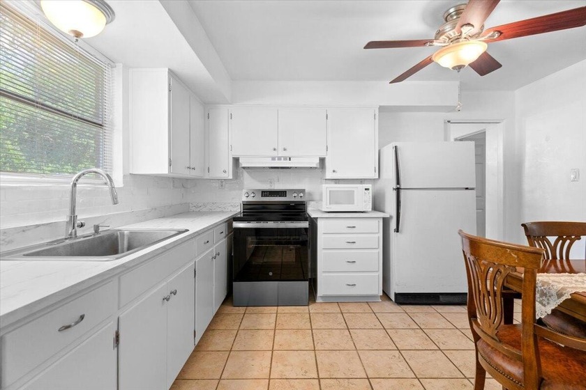 ****MOTIVATED SELLERS!!!! ****** Beautifully well maintained - Beach Home for sale in Fort Walton Beach, Florida on Beachhouse.com