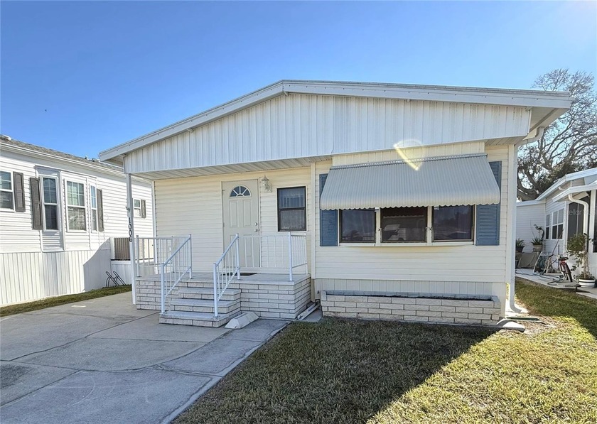 TWO BEDROOM, TWO BATHROOM MOBILE HOME IN ACTIVE 55+ COMMUNITY - Beach Home for sale in Bradenton, Florida on Beachhouse.com