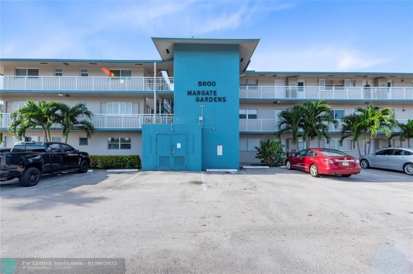 Corner Unit!! Cozy 2 bedroom, 1 bathroom condo within a short - Beach Condo for sale in Pompano Beach, Florida on Beachhouse.com