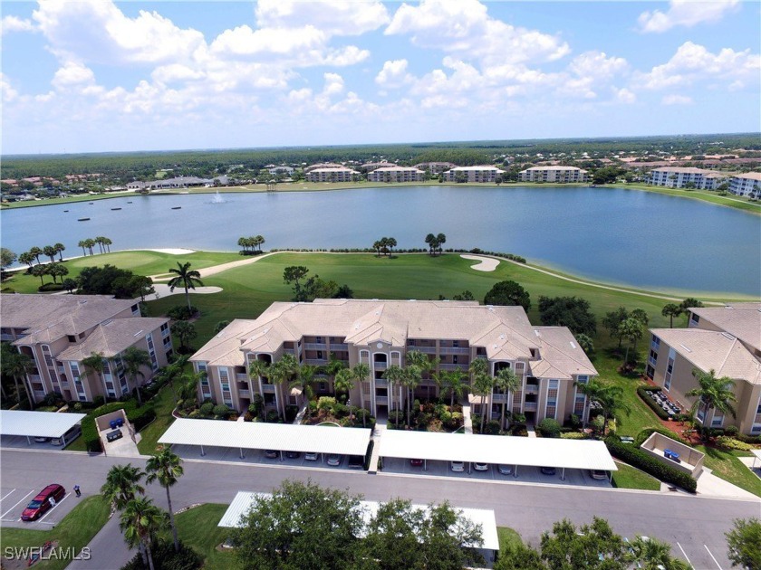 Welcome to your dream condo with a fantastic view of the golf - Beach Condo for sale in Fort Myers, Florida on Beachhouse.com