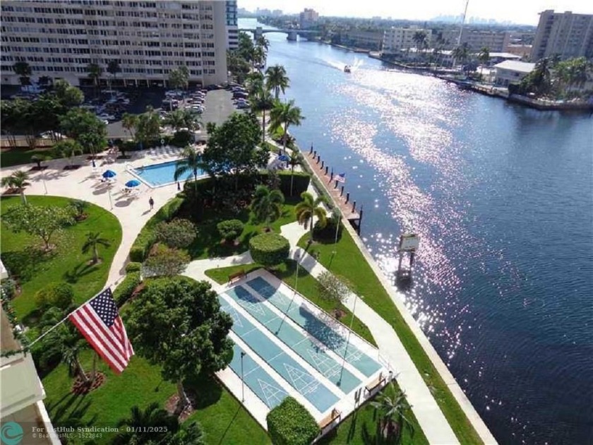 2/2 CO-OP BUILDING, 800 SQ FT, IT'S ON THE INTRACOASTAL WATERWAY - Beach Condo for sale in Fort Lauderdale, Florida on Beachhouse.com