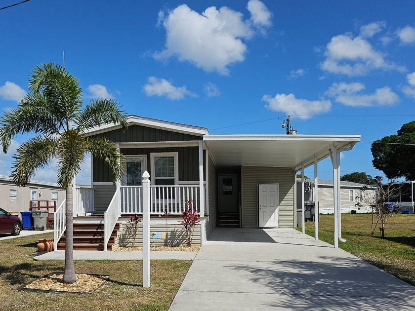 **Prime Vero Beach Location!**  Just minutes from downtown Vero - Beach Home for sale in Vero Beach, Florida on Beachhouse.com