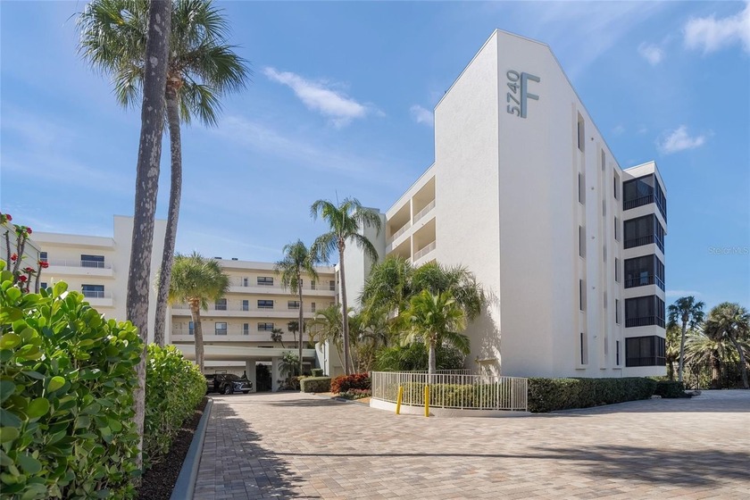 Incredible Gulf-front first-floor residence (10' elevation) - Beach Condo for sale in Sarasota, Florida on Beachhouse.com