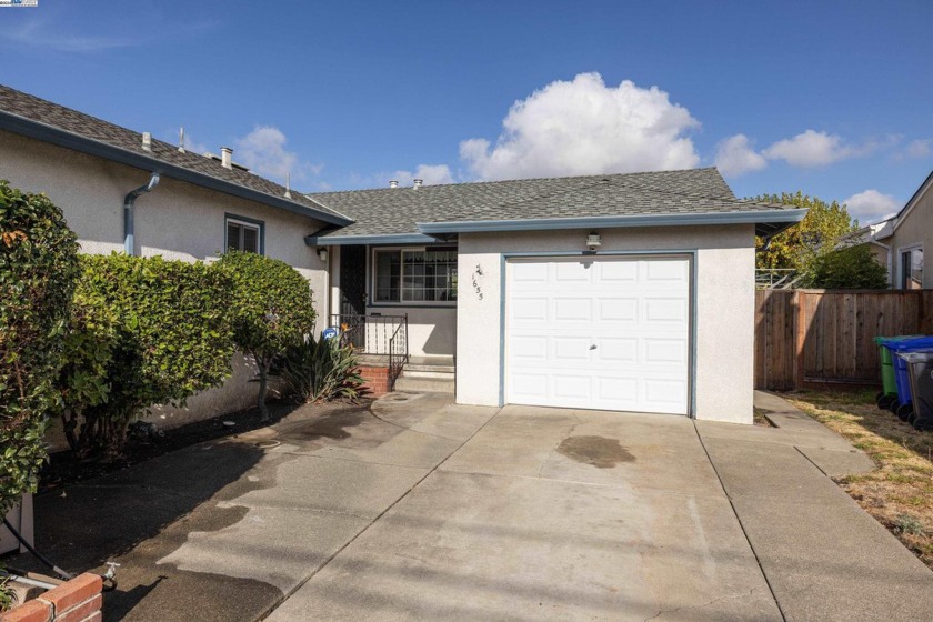 Looking for a charming starter home in one of San Leandro's most - Beach Home for sale in San Leandro, California on Beachhouse.com