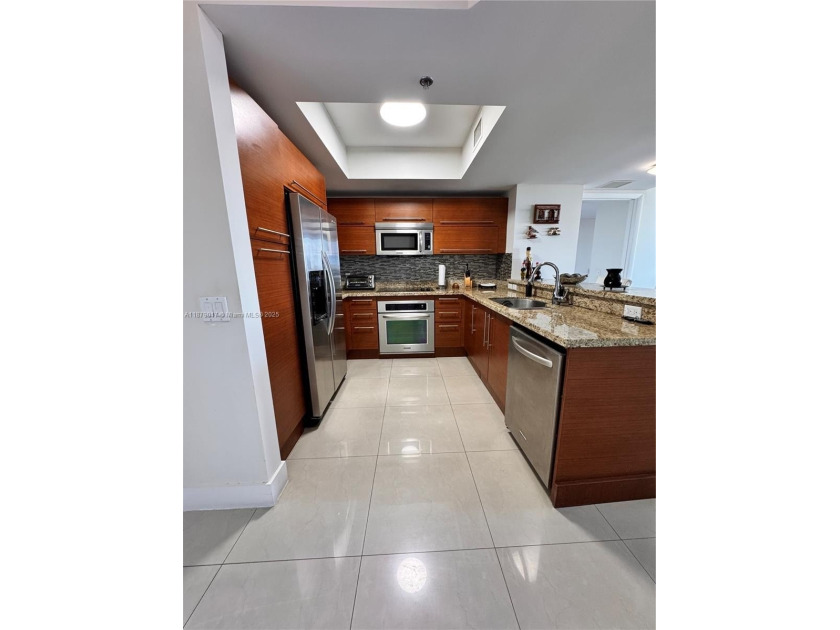 AMAZING 2/2 CONDO AT TAO SAWGRASS WITH 2 GARAGE SPACES. Tile - Beach Condo for sale in Sunrise, Florida on Beachhouse.com