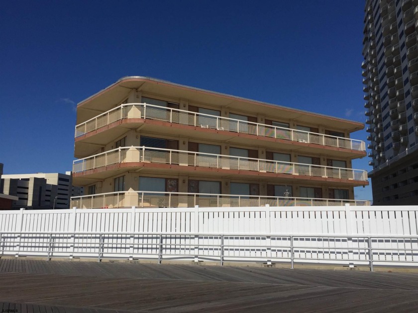 Easy living at your oceanfront island escape!  Studio unit - Beach Condo for sale in Atlantic City, New Jersey on Beachhouse.com