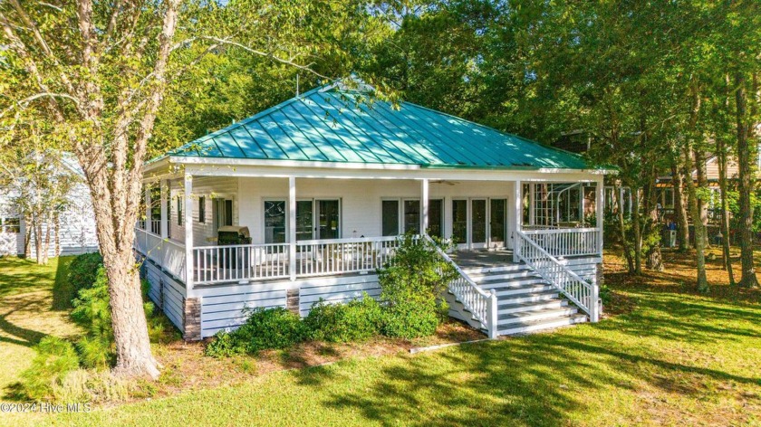 Beautiful waterfront home with spectacular views down Whittaker - Beach Home for sale in Oriental, North Carolina on Beachhouse.com