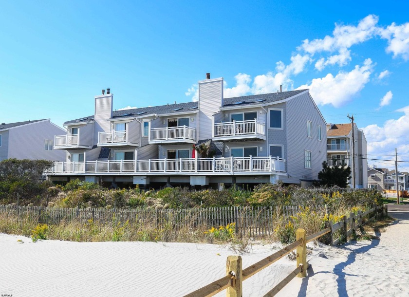 DIRECT OCEANFRONT townhouse-style condo offers a rare - Beach Condo for sale in Brigantine, New Jersey on Beachhouse.com