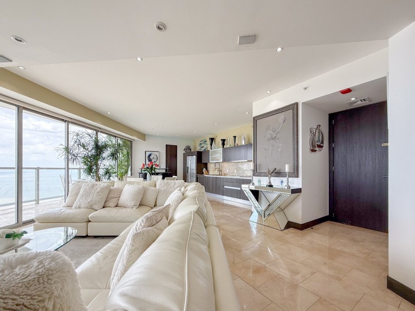 For sale: this stunning 183 m2 apartment located on a high floor - Beach Home for sale in Panama City,  on Beachhouse.com