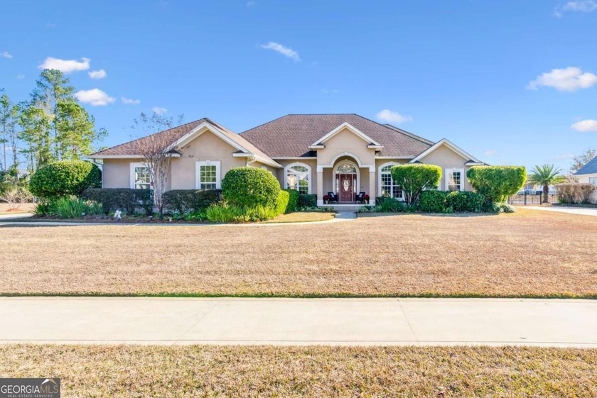 A truly well-cared-for home, 423 Belmont Circle offers a warm - Beach Home for sale in Brunswick, Georgia on Beachhouse.com