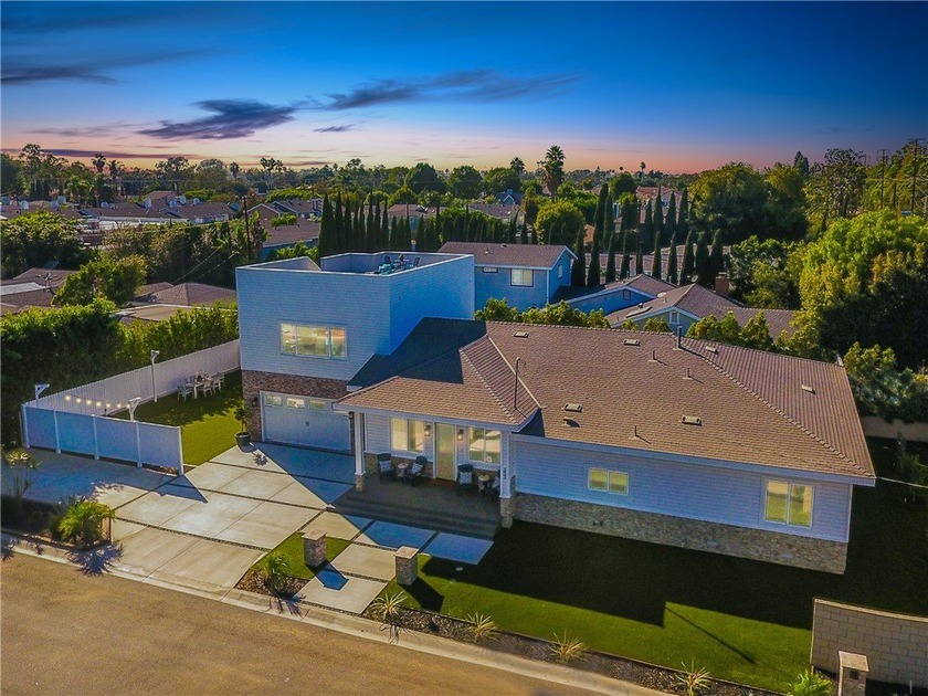 Located on a spacious corner lot in Eastside Costa Mesa, this 
 - Beach Home for sale in Costa Mesa, California on Beachhouse.com