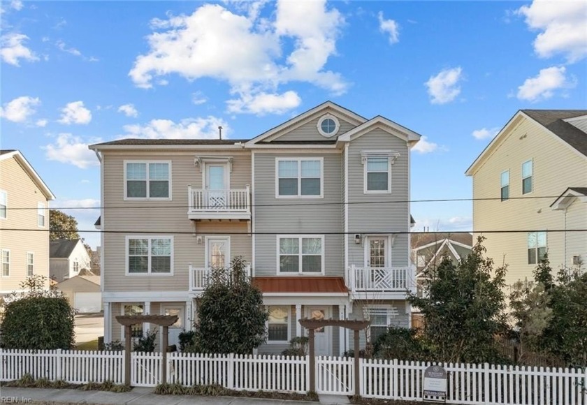 Fabulous Virginia Beach getaway just 2.5 blocks to the ocean!! - Beach Condo for sale in Virginia Beach, Virginia on Beachhouse.com
