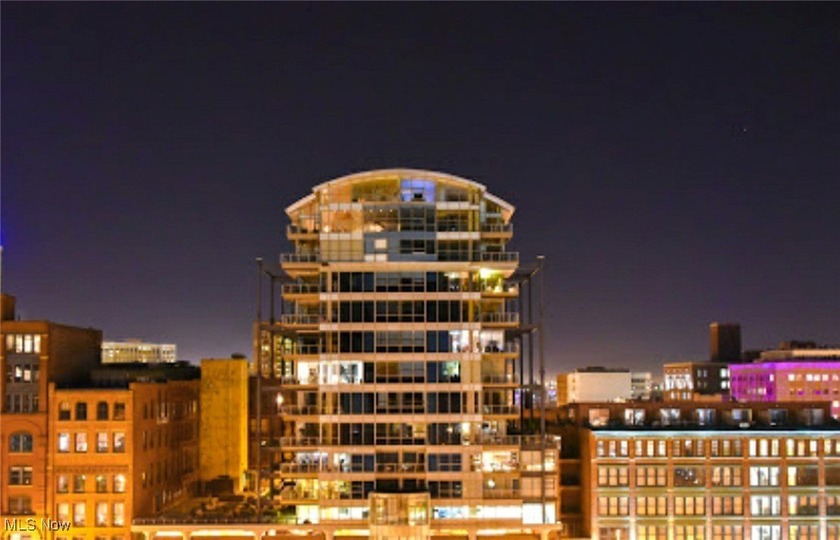 Custom built corner unit at Pinnacle. Downtown Cleveland's - Beach Condo for sale in Cleveland, Ohio on Beachhouse.com