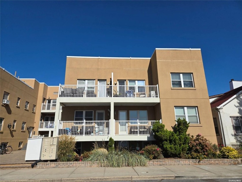 Long beach - Windward -  beach side - Condominium - studio unit - Beach Condo for sale in Long Beach, New York on Beachhouse.com