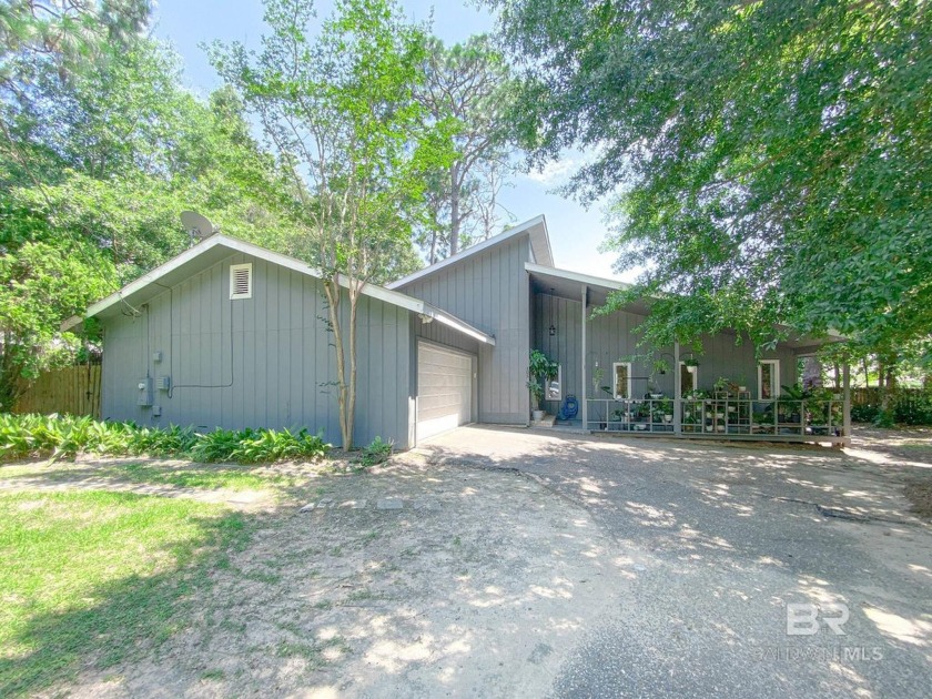 Welcome to Lake Forest this charming neighborhood is offering a - Beach Home for sale in Daphne, Alabama on Beachhouse.com