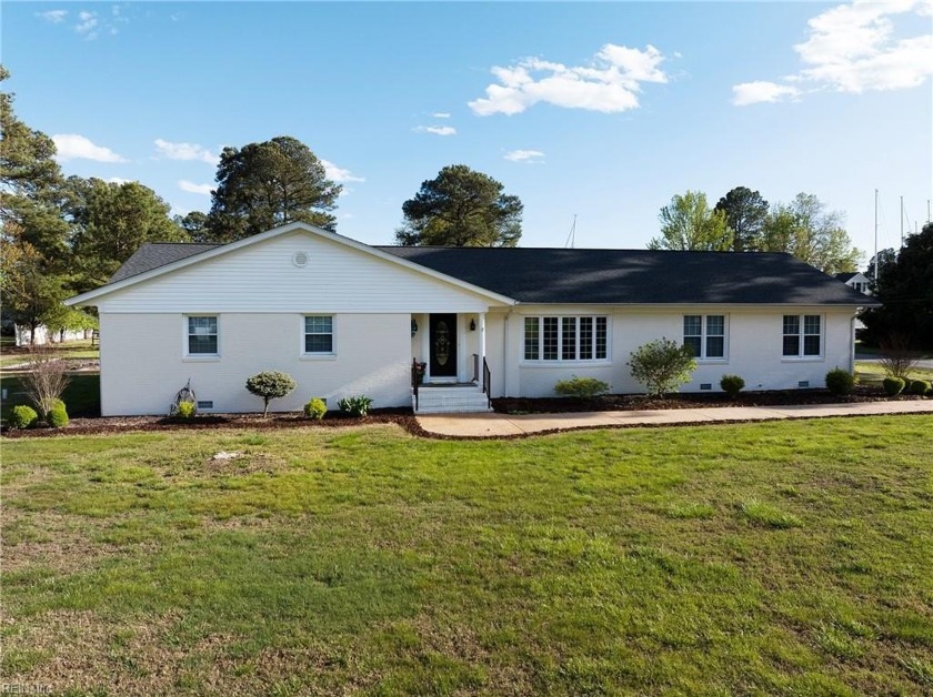 Brick Rancher with Luxury detached In-Law Suite Enjoy stunning - Beach Home for sale in Deltaville, Virginia on Beachhouse.com