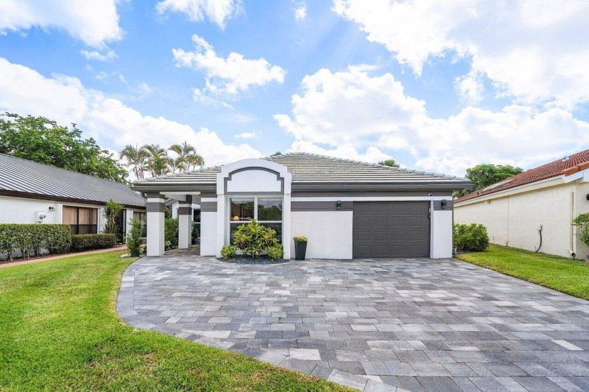 Golfer's dream home. Whether you're an avid golfer or a beginner - Beach Home for sale in Boca Raton, Florida on Beachhouse.com