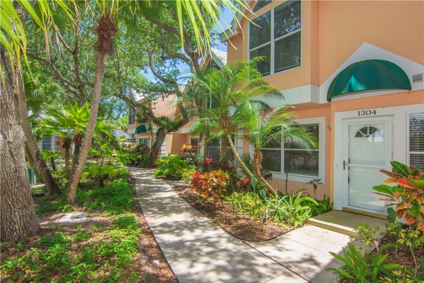 Introducing this 2 bed 2.5 bath townhome in the garden like - Beach Home for sale in Vero Beach, Florida on Beachhouse.com