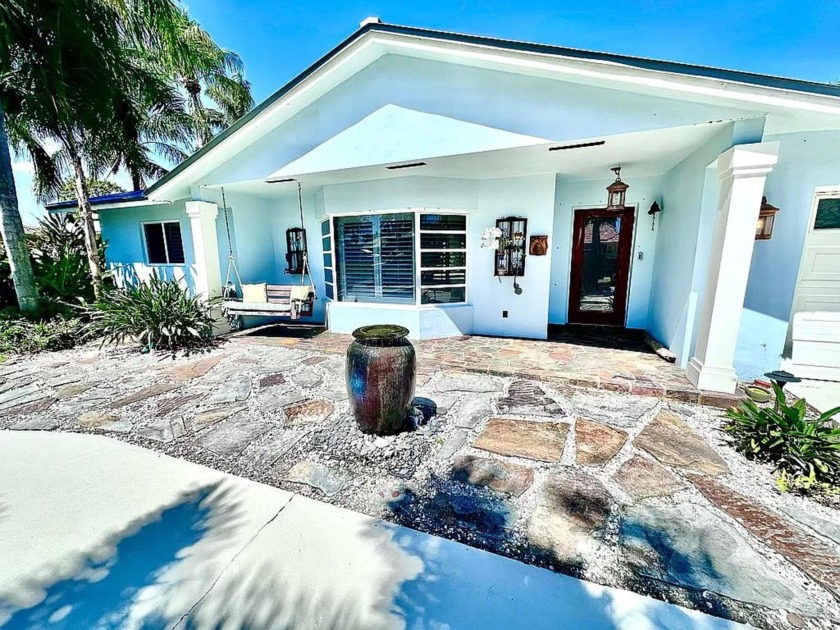 Live like you're on vacation in this beautifully updated - Beach Home for sale in Lighthouse Point, Florida on Beachhouse.com