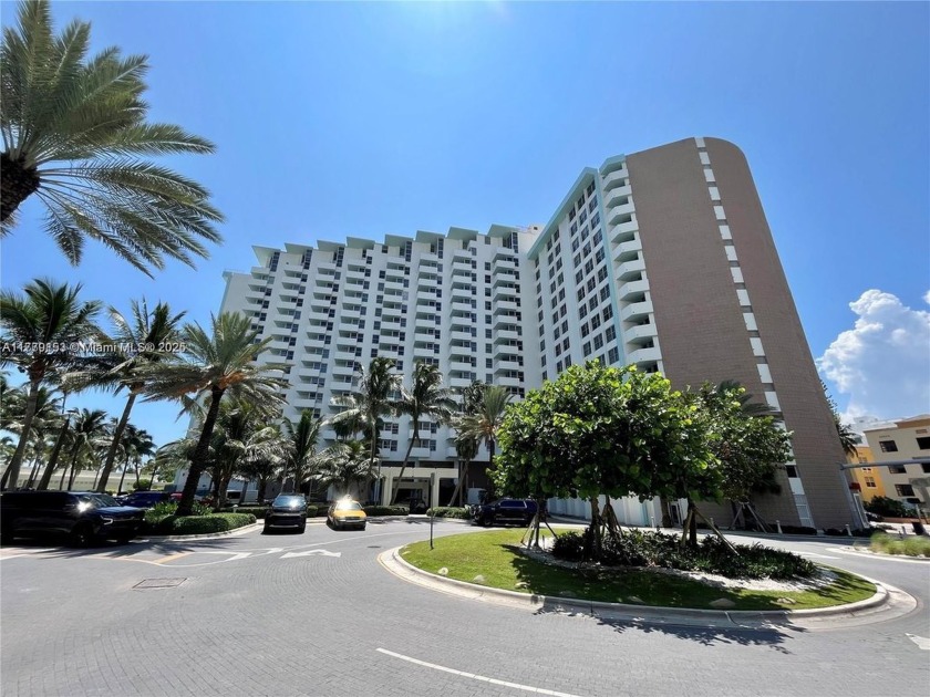 Spectacular Direct Ocean View. Restaurants and Market on the - Beach Condo for sale in Miami Beach, Florida on Beachhouse.com