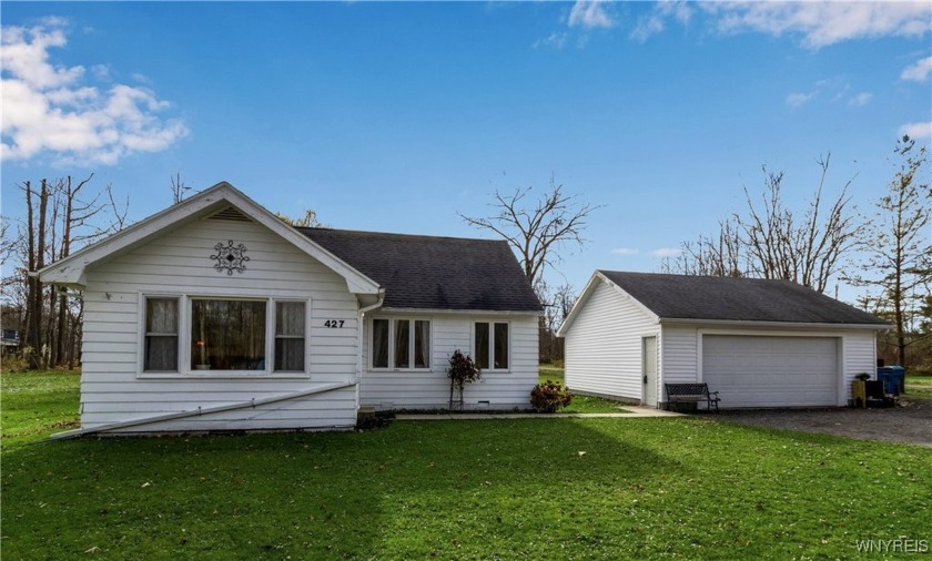 Move Right Into this Adorable Ranch Home, Located Right Down the - Beach Home for sale in Evans, New York on Beachhouse.com