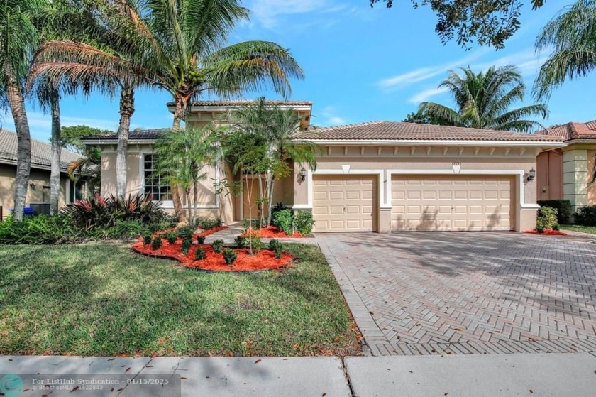 Discover this stunning 4-bedroom plus HUGE den 3.5-bath home - Beach Home for sale in Fort Lauderdale, Florida on Beachhouse.com