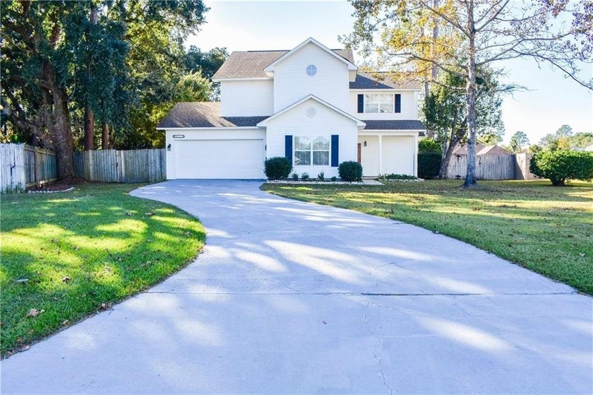 CURB APPEAL, HUGE FENCED BACKYARD, ASSIGNED BOAT SLIP and GULF - Beach Home for sale in Gulf Shores, Alabama on Beachhouse.com