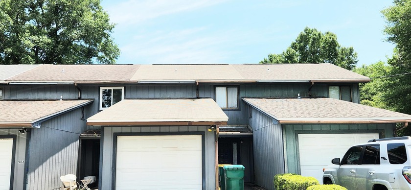 Welcome to this well-maintained 2-bedroom, 2.5-bath townhome - Beach Townhome/Townhouse for sale in Fort Walton Beach, Florida on Beachhouse.com