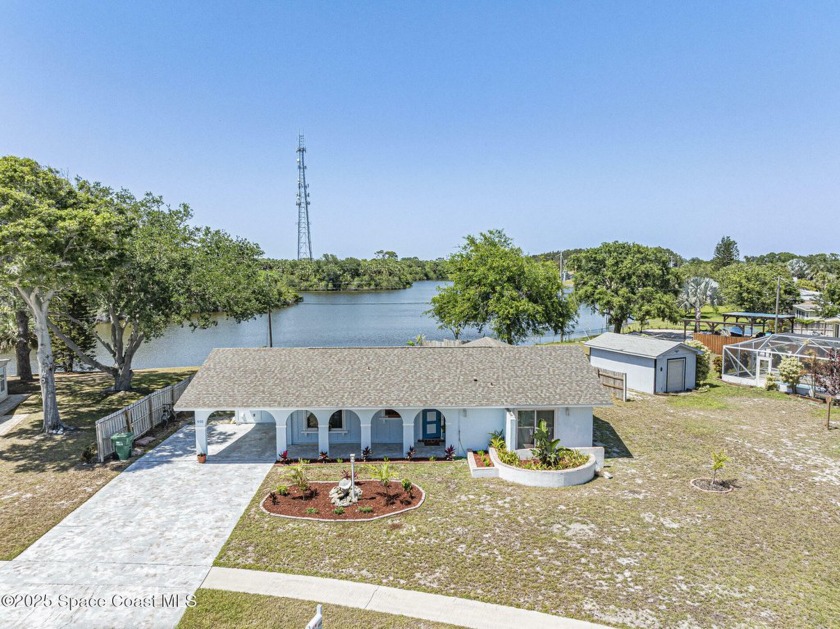 If you're seeking a Home with a peaceful serene setting...This - Beach Home for sale in Sebastian, Florida on Beachhouse.com