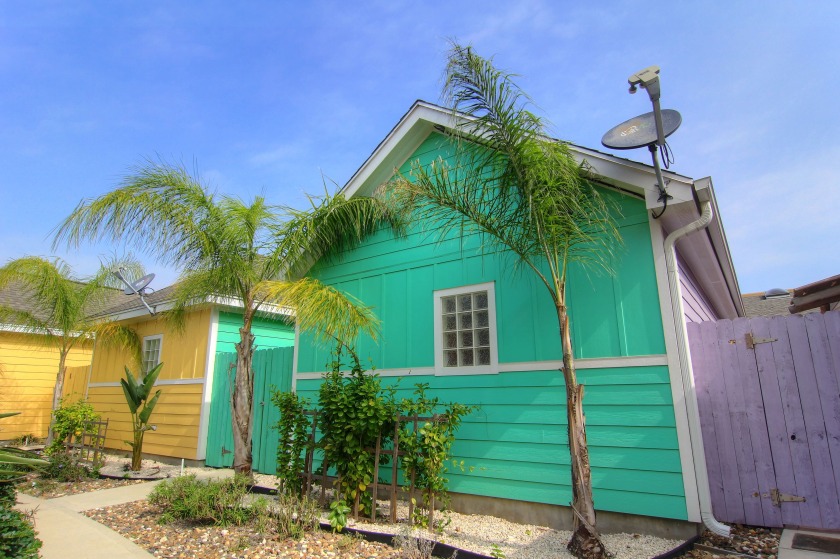 Fabulous coastal condo at Pirates - Beach Vacation Rentals in Port Aransas, Texas on Beachhouse.com