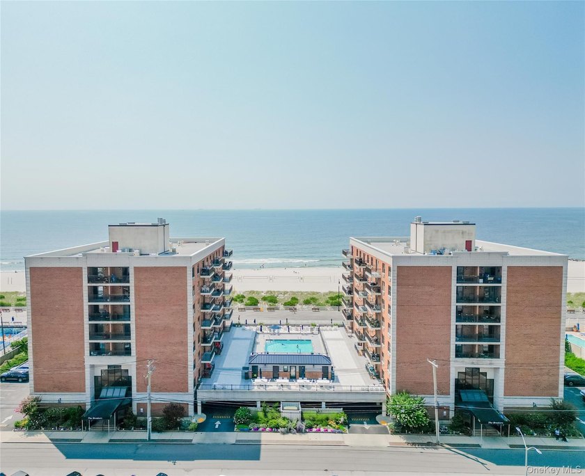 Perched on the top floor, this stunning oceanfront residence at - Beach Condo for sale in Long Beach, New York on Beachhouse.com