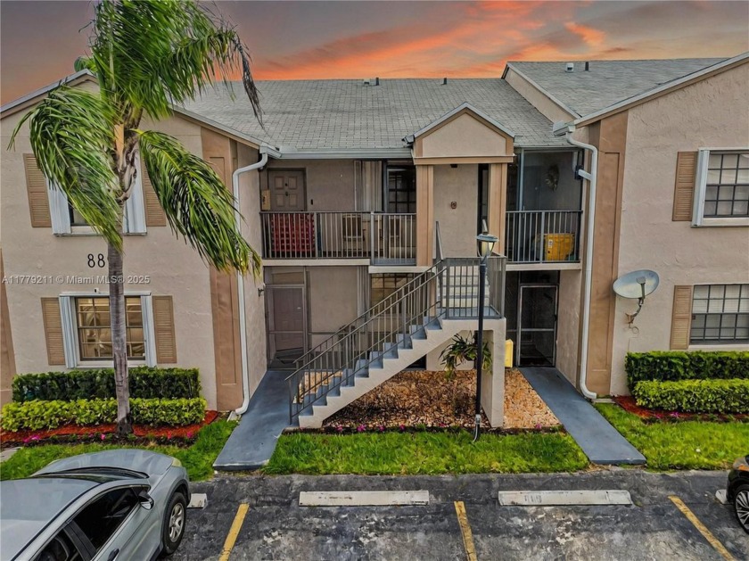 Stunning lakefront ground floor corner unit is fully remodeled - Beach Condo for sale in Homestead, Florida on Beachhouse.com