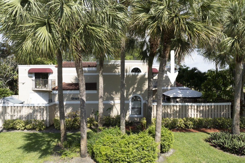 Location Location Location!!!  This 3 bedroom renovated townhome - Beach Townhome/Townhouse for sale in Delray Beach, Florida on Beachhouse.com