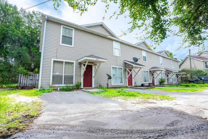 Welcome to this beautiful townhouse centrally located in FWB - Beach Townhome/Townhouse for sale in Fort Walton Beach, Florida on Beachhouse.com
