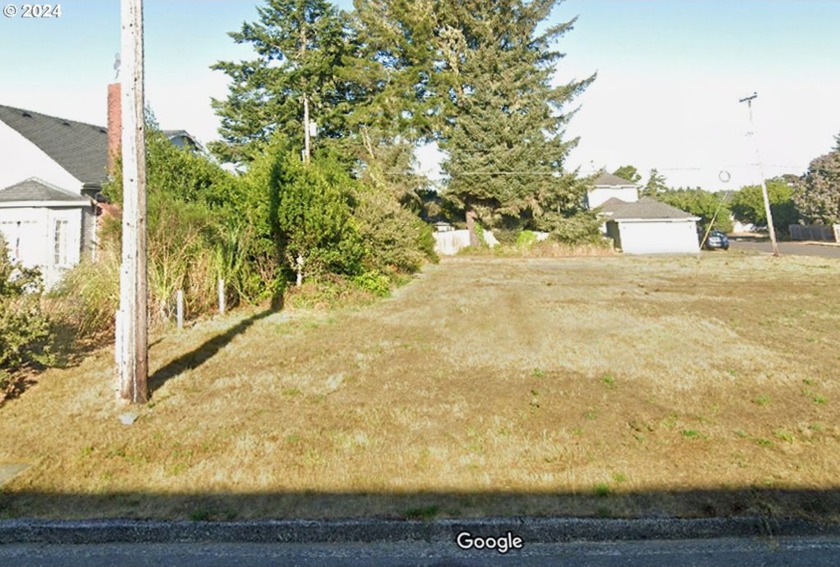 This unique lot in the heart of Florence offers great - Beach Commercial for sale in Florence, Oregon on Beachhouse.com