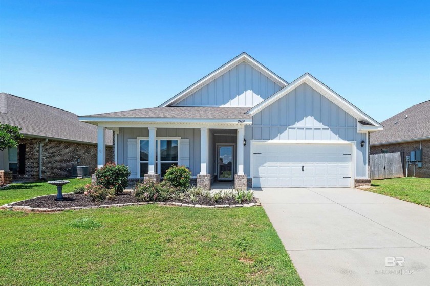This like new and Gold Fortified home needs new owners! Pride of - Beach Home for sale in Daphne, Alabama on Beachhouse.com