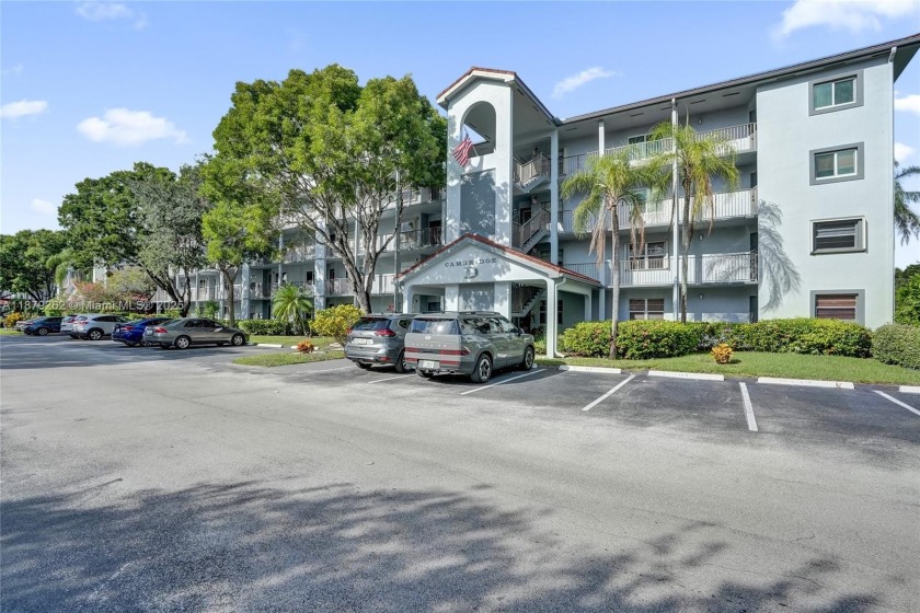 Beautifully remodeled 2BR/2BA condo in sought-after 55+ golf - Beach Condo for sale in Pembroke Pines, Florida on Beachhouse.com