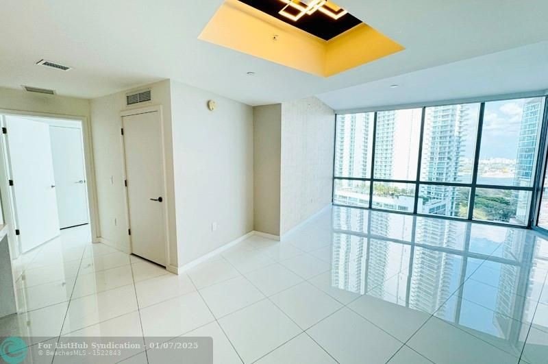 2 Bed + 3 Baths LUXURY UNIT at PARAMOUNT MIAMI WORLD CENTER - Beach Condo for sale in Miami, Florida on Beachhouse.com