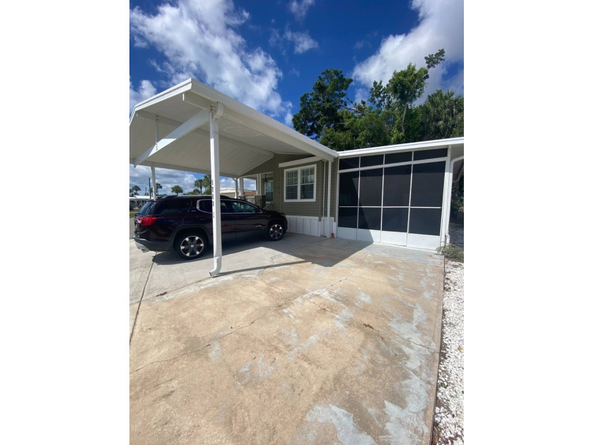 This home has 2 bedroom & 2 bathrooms, split bedroom floor for - Beach Home for sale in Ruskin, Florida on Beachhouse.com