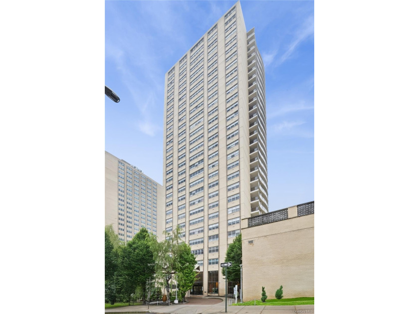 One of a kind apartment! No other layouts like this! Dreamy - Beach Home for sale in Forest Hills, New York on Beachhouse.com