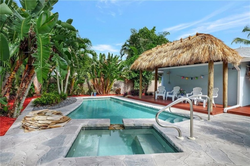 Clean coastal vibes in this immaculate pool home with design - Beach Home for sale in Naples, Florida on Beachhouse.com