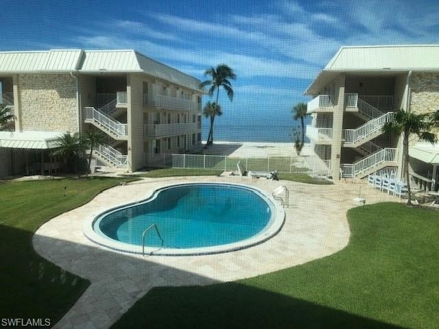 Spectacularly remodeled 2 bedroom/2 bath co-op unit!  Enjoy - Beach Home for sale in Naples, Florida on Beachhouse.com