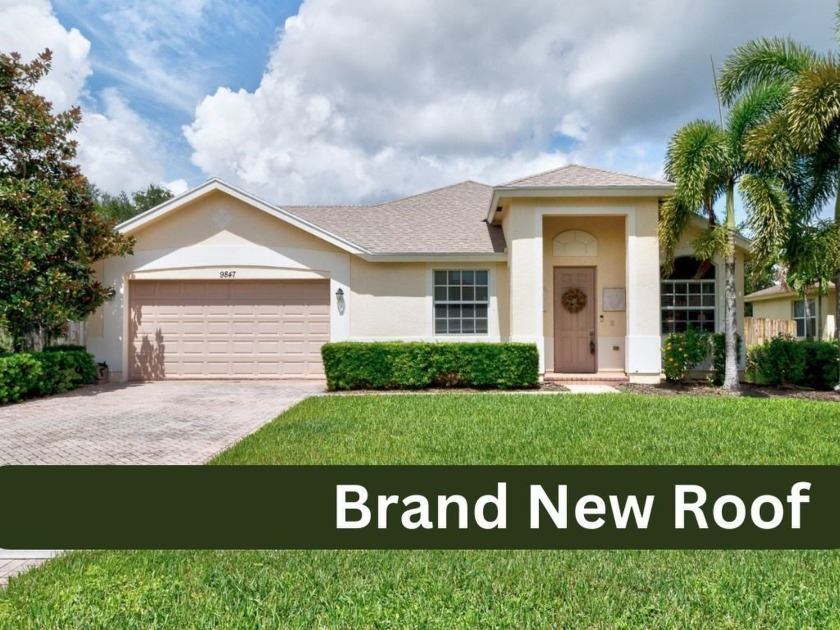 Discover your dream home in Verona Trace! This charming 3BR, 2BA - Beach Home for sale in Vero Beach, Florida on Beachhouse.com