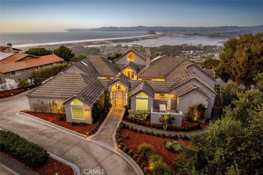 Commanding one of the most unrivaled panoramic viewpoints on the - Beach Home for sale in Los Osos, California on Beachhouse.com