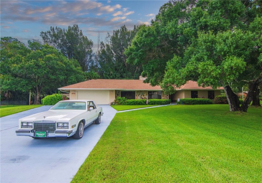 CLASSIC RANCH STYLE HOME on .67 acre with no HOA restrictions - Beach Home for sale in Vero Beach, Florida on Beachhouse.com