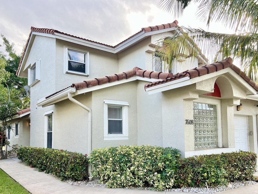 Rare Find in Fairway Views: NEW ROOF TO BE INSTALLED IN 3 WEEKS - Beach Townhome/Townhouse for sale in Margate, Florida on Beachhouse.com