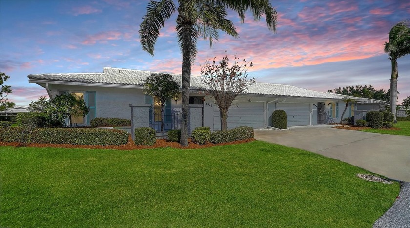 Perfectly positioned in one of Bradenton's most beloved - Beach Condo for sale in Bradenton, Florida on Beachhouse.com