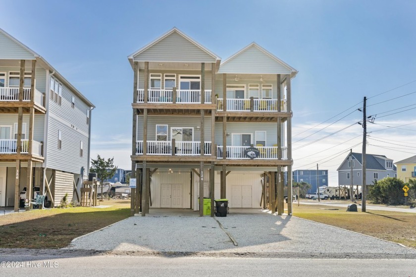 Welcome to the ''Salty Bean'', an exquisite beach home ready to - Beach Townhome/Townhouse for sale in North Topsail Beach, North Carolina on Beachhouse.com